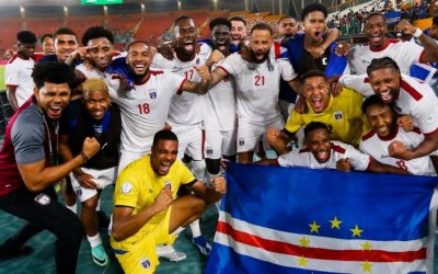 cdm-2026-qualifs-le-cap-vert-qualifie-pour-le-mondial-un-exploit-historique_cap-vert_joie_131025-1024x536