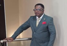 COMMENT VOIR SON OMBRE SI L’ON RESTE FACE AU SOLEIL