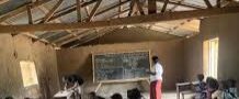Kissidougou : le cri de cœur des élèves de Tambassadou face au manque de mobiliers scolaires